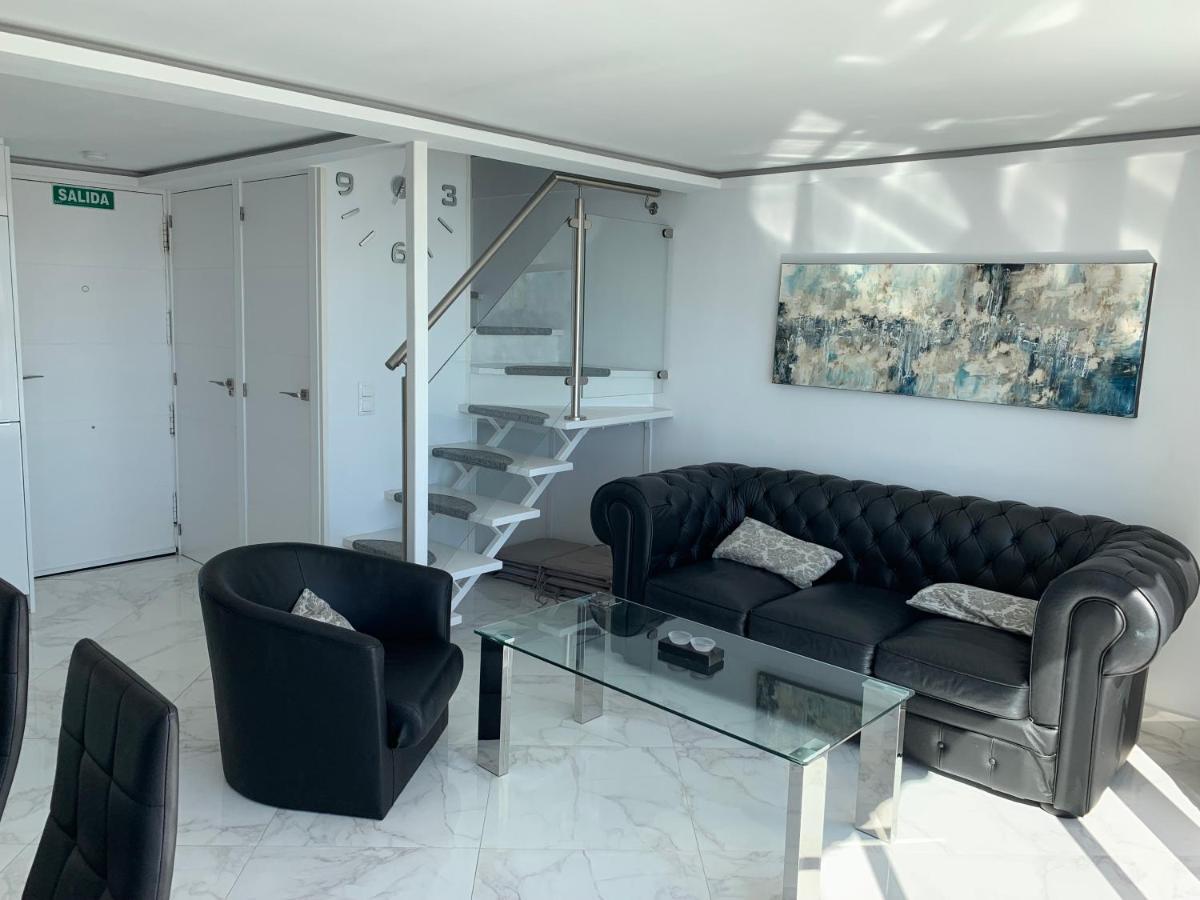 Skol 927a - Beachfront Luxury Penthouse Apartemen *